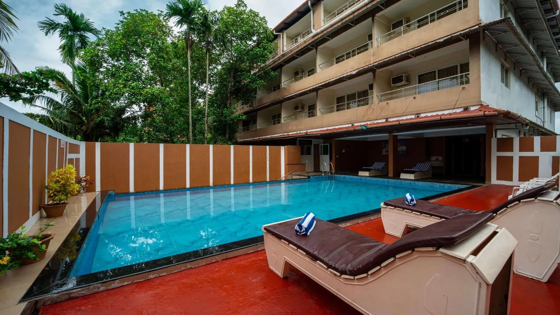 **** Hotel Haveli Backwater Resort Alappuzha India